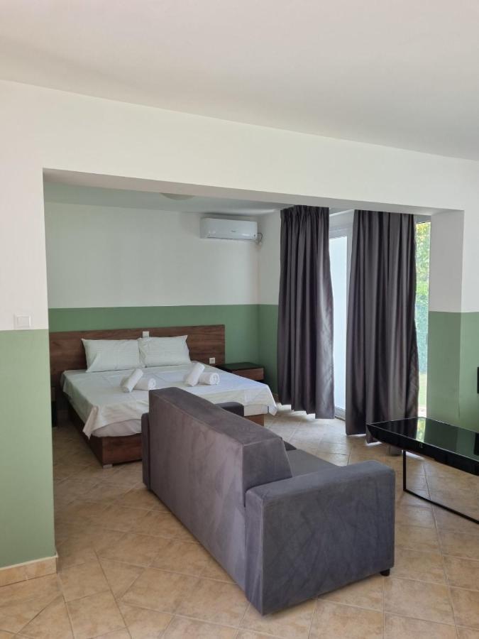 Fuk-tak's bungalow Dojran Bagian luar foto