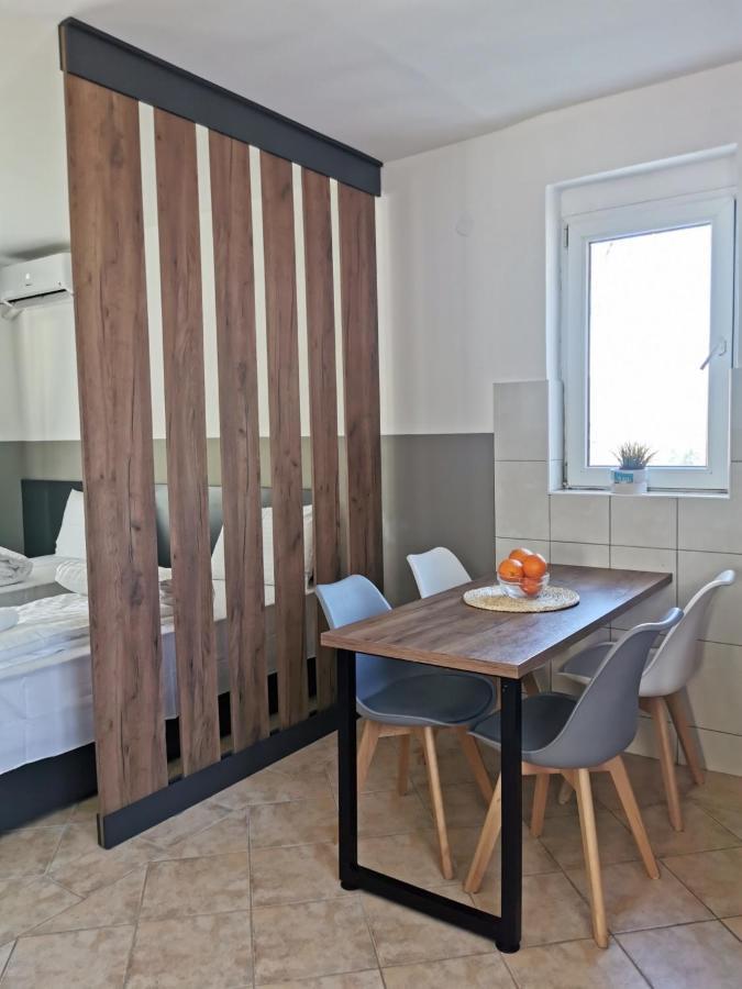 Fuk-tak's bungalow Dojran Bagian luar foto