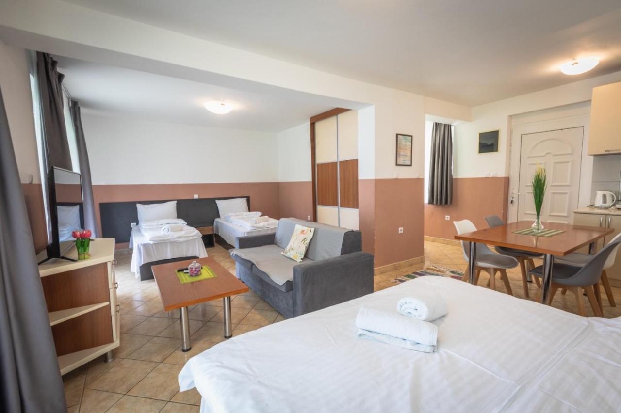 Fuk-tak's bungalow Dojran Bagian luar foto
