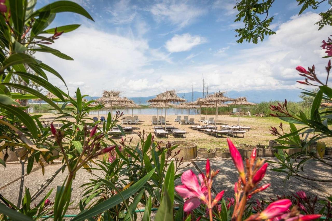 Fuk-tak's bungalow Dojran Bagian luar foto
