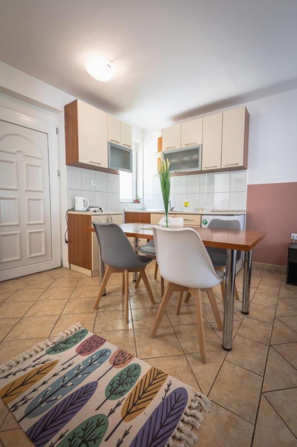 Fuk-tak's bungalow Dojran Bagian luar foto