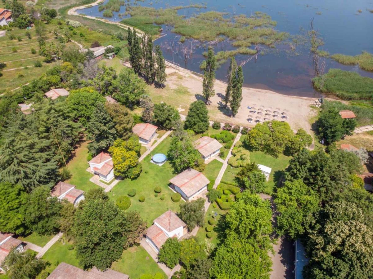 Fuk-tak's bungalow Dojran Bagian luar foto